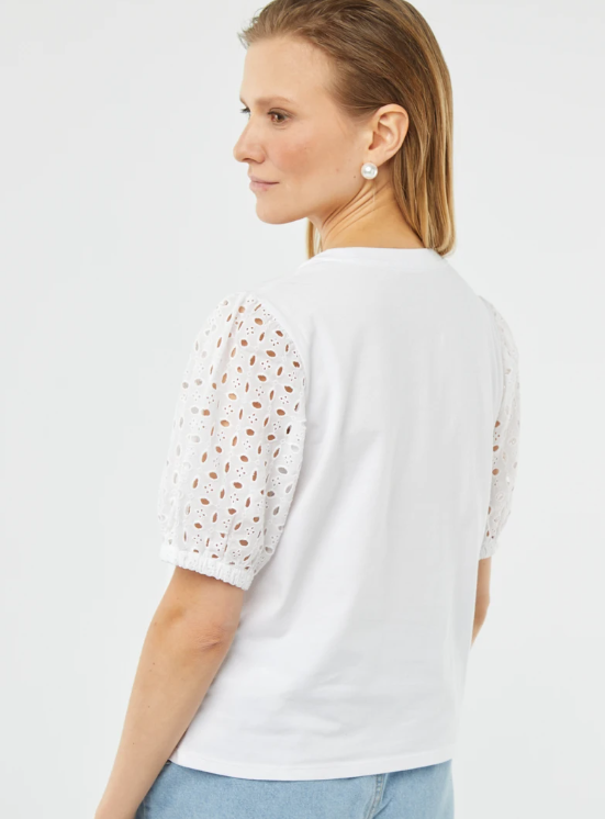 T-shirt à broderies anglaises